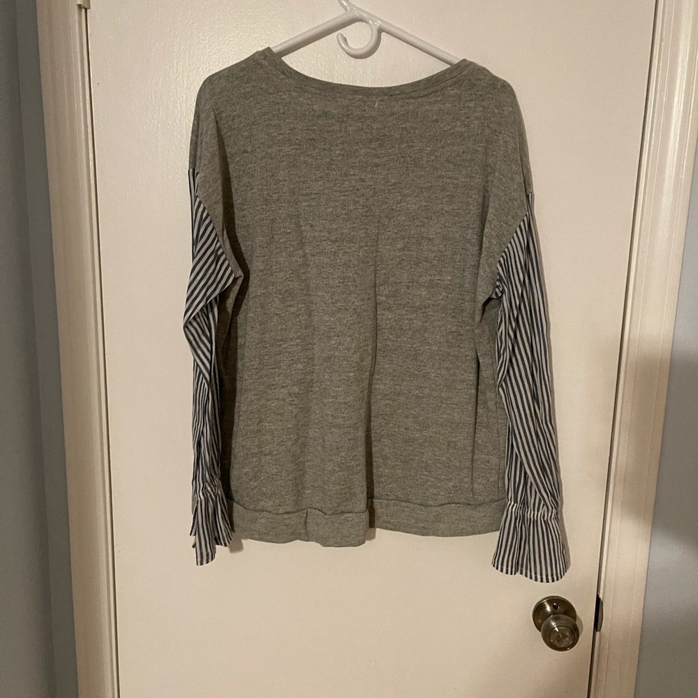 Sweater - Picture 4 of 4
